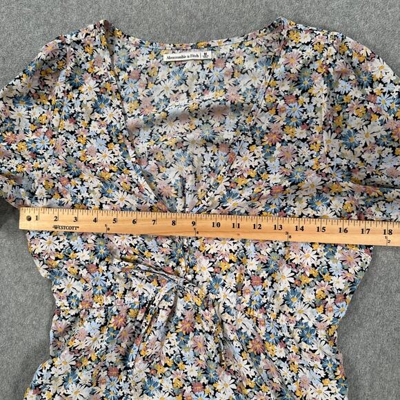 Abercrombie & Fitch V-Neck Peasant Blouse Size Medium Daisy Print 3/4 Sleeve - Picture 6 of 8